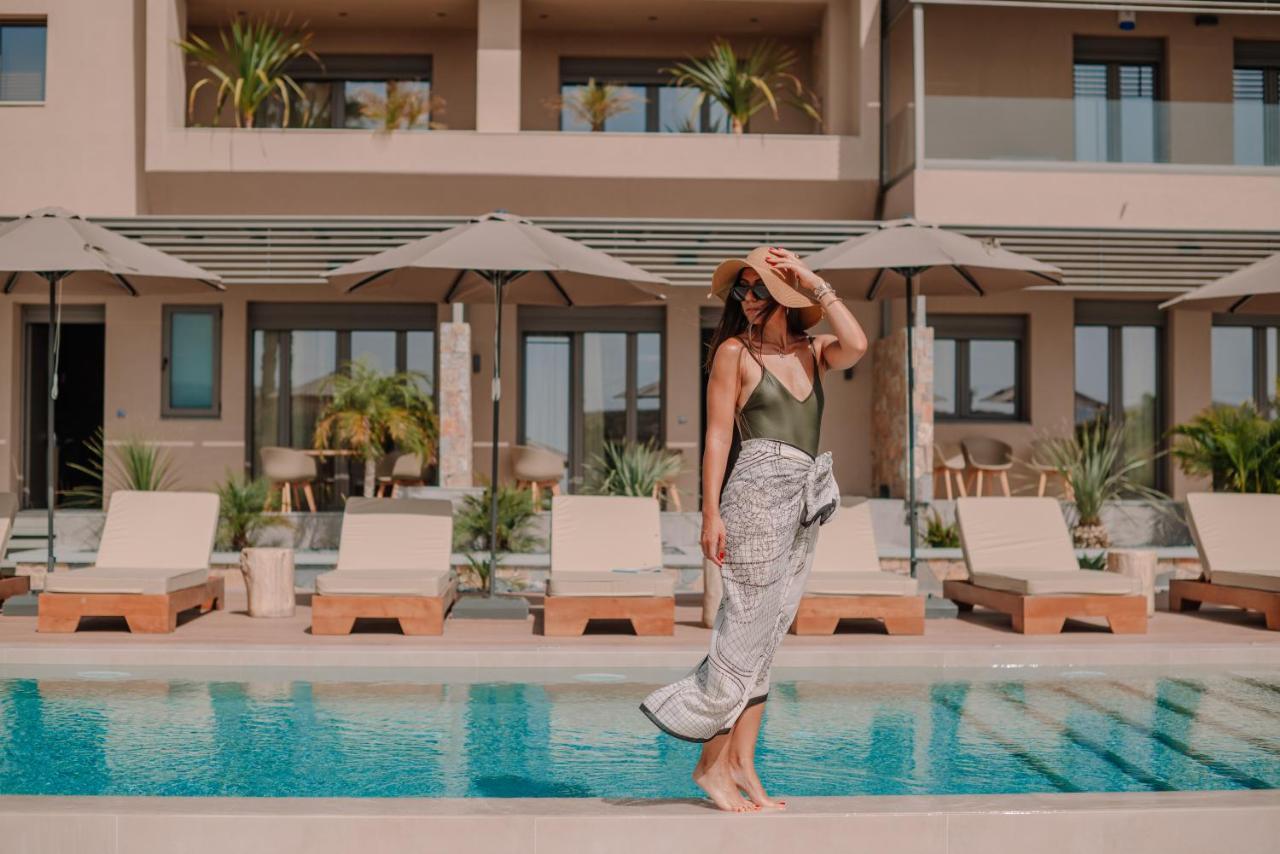 Marble Luxury Suites Karteros Exterior foto