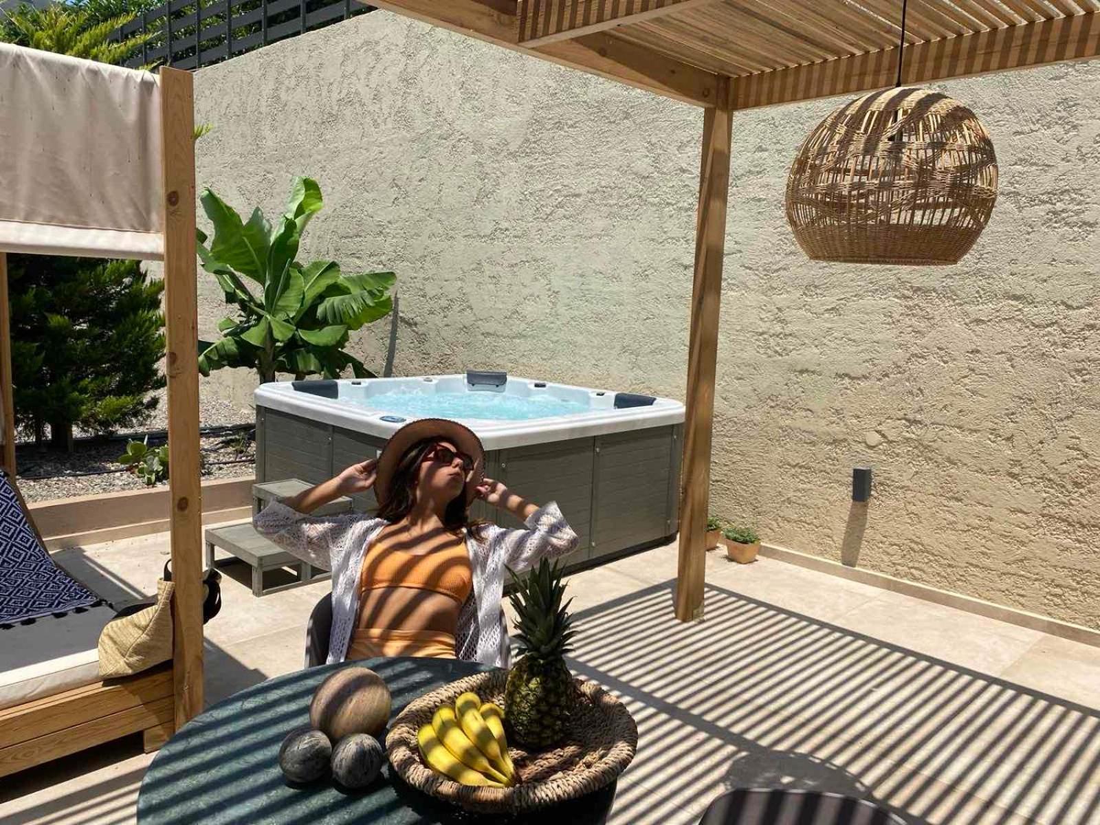 Marble Luxury Suites Karteros Exterior foto